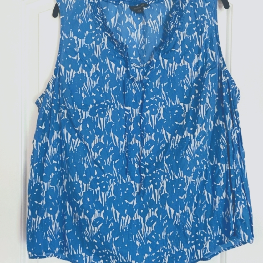 Lightweight Sleeveless Blouse